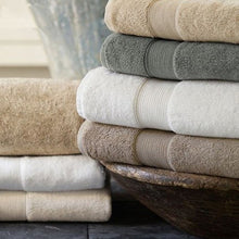 Load image into Gallery viewer, Egyptian Cotton Bath Towels
